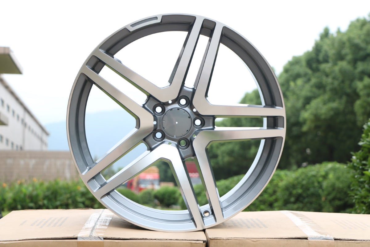 S815 - AMG S65 Style (Staggered)